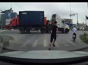 Tạt đầu, đánh võng trước đầu ô tô, lái xe máy bị đuổi đánh